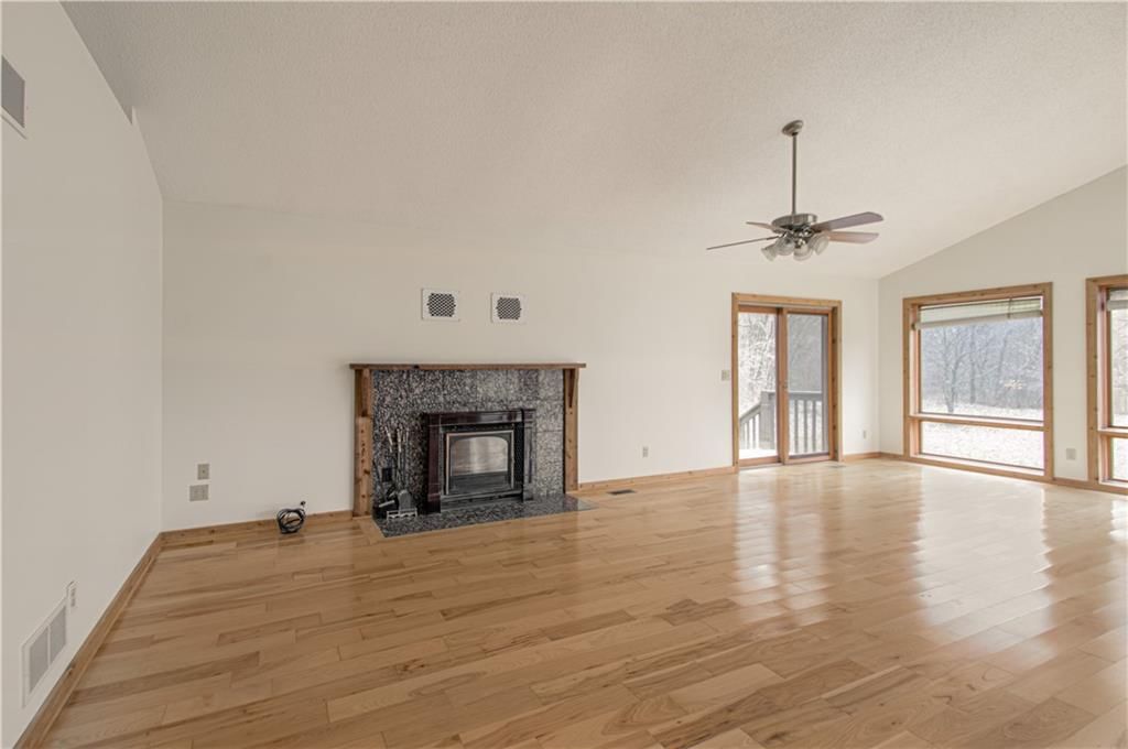 303 Hillcrest Drive — photo 9