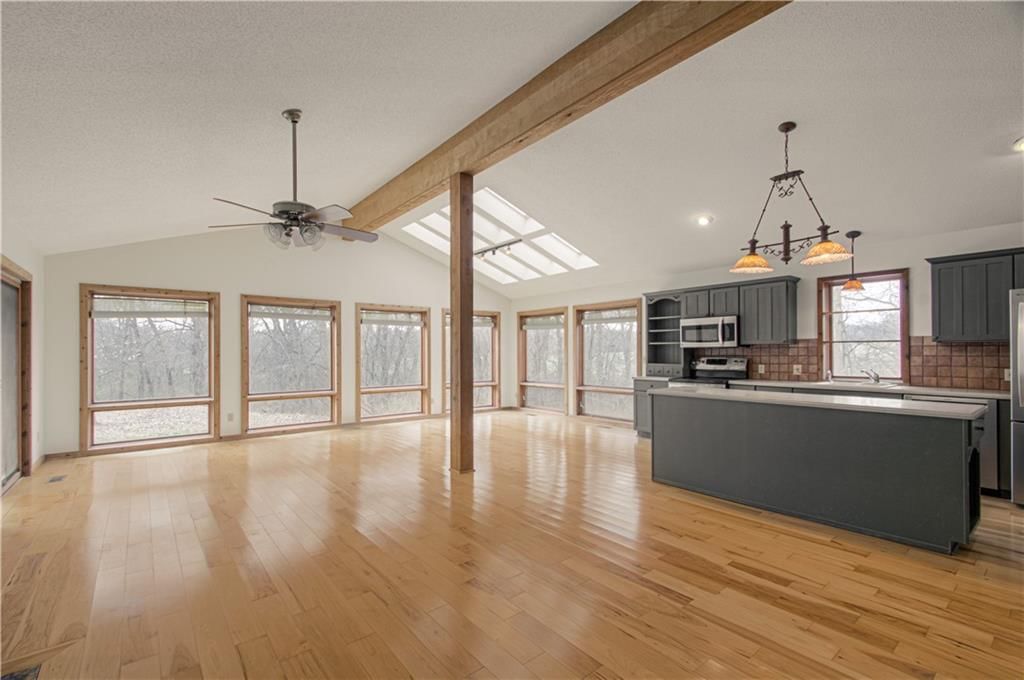 303 Hillcrest Drive — photo 12