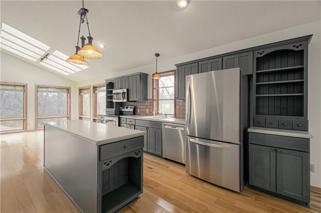 303 Hillcrest Drive — photo 14
