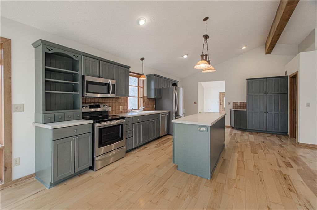 303 Hillcrest Drive — photo 16