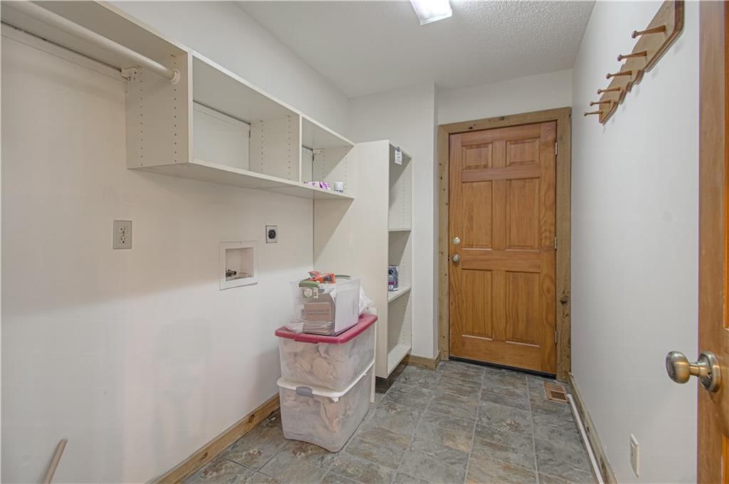 303 Hillcrest Drive — photo 20