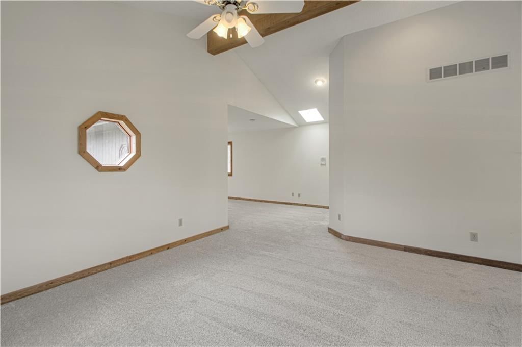303 Hillcrest Drive — photo 27