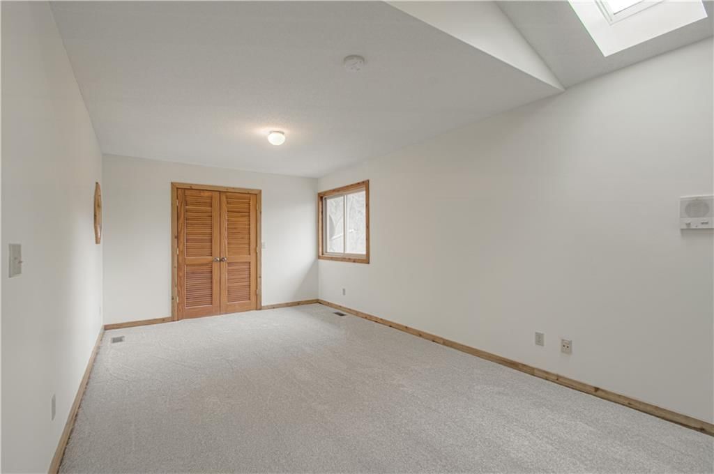 303 Hillcrest Drive — photo 28