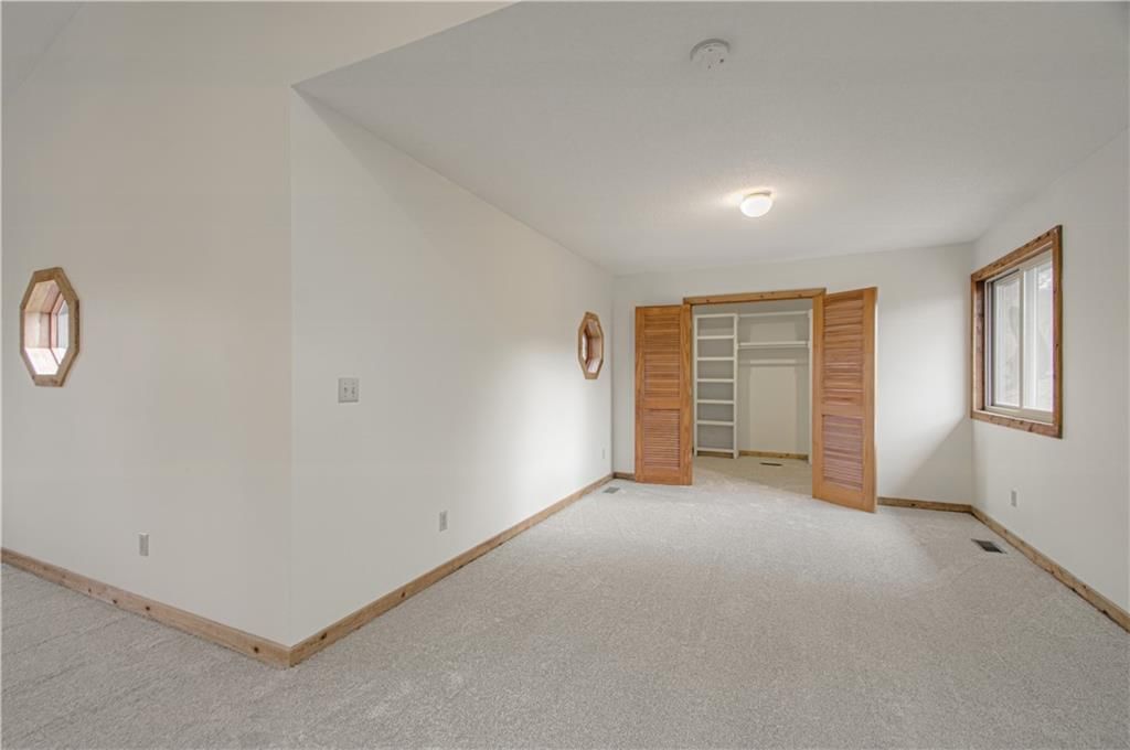 303 Hillcrest Drive — photo 29