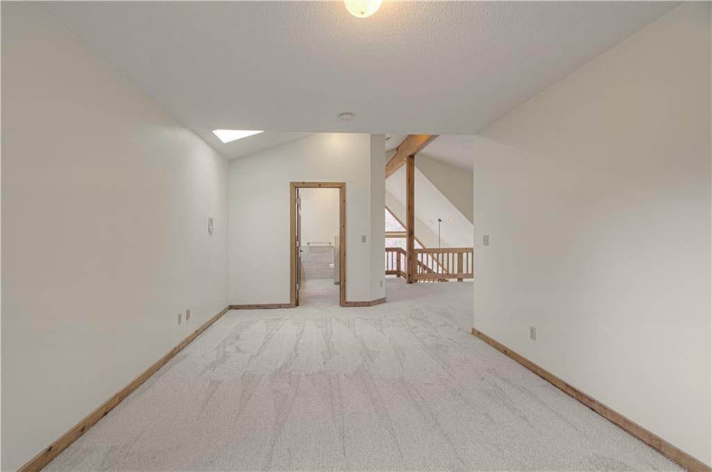 303 Hillcrest Drive — photo 31