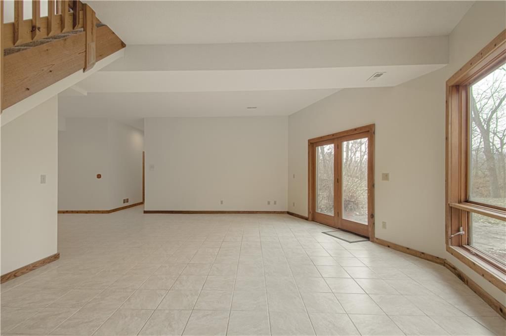 303 Hillcrest Drive — photo 36