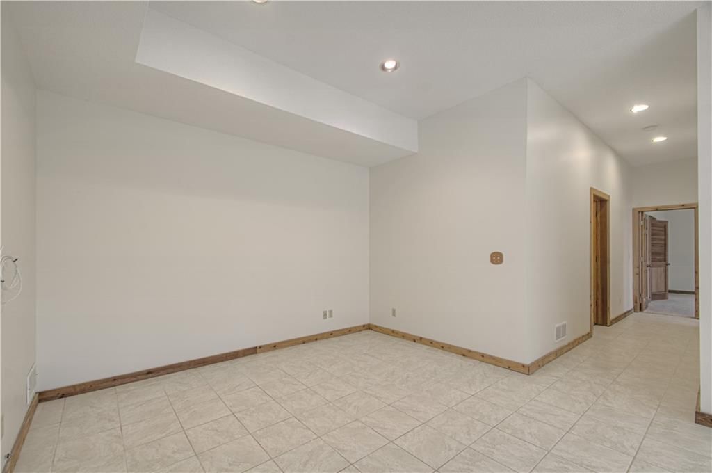 303 Hillcrest Drive — photo 38