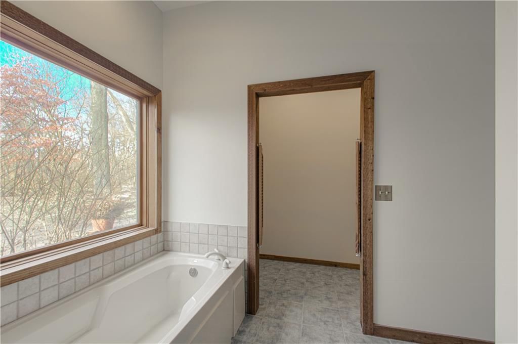 303 Hillcrest Drive — photo 44