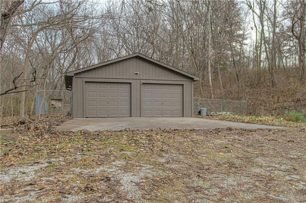 303 Hillcrest Drive — photo 53