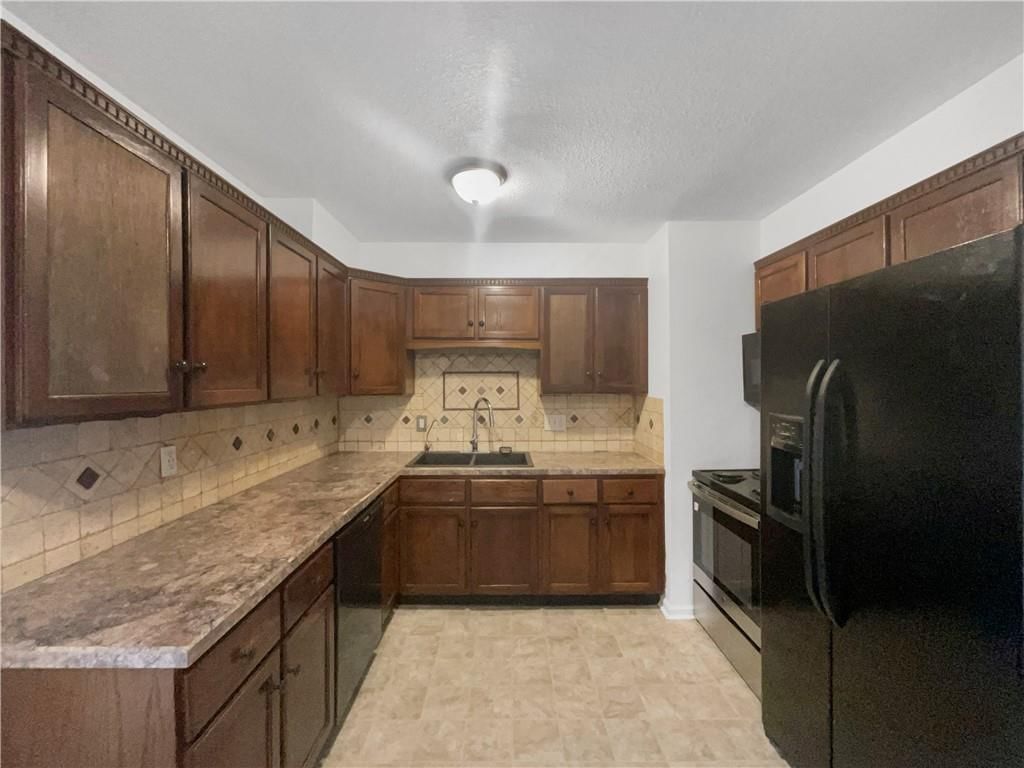 9437 Bristol Avenue — photo 2