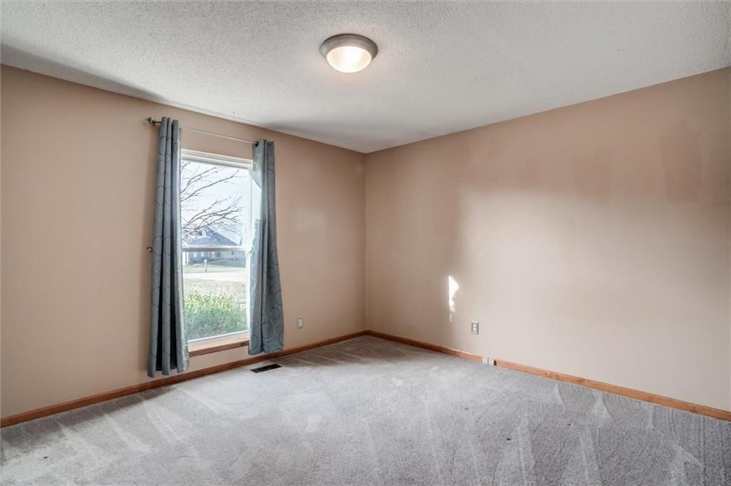 1901 SW OSAGE Drive — photo 15