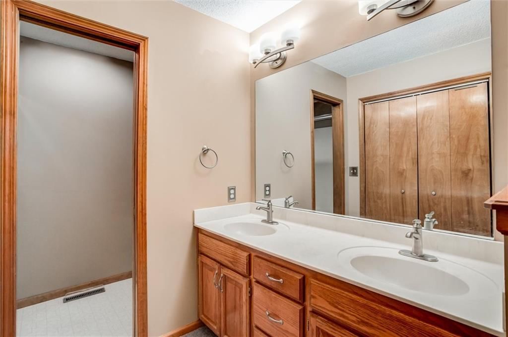 1901 SW OSAGE Drive — photo 21