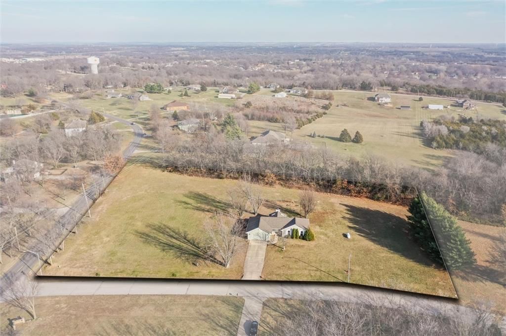 1901 SW OSAGE Drive — photo 31