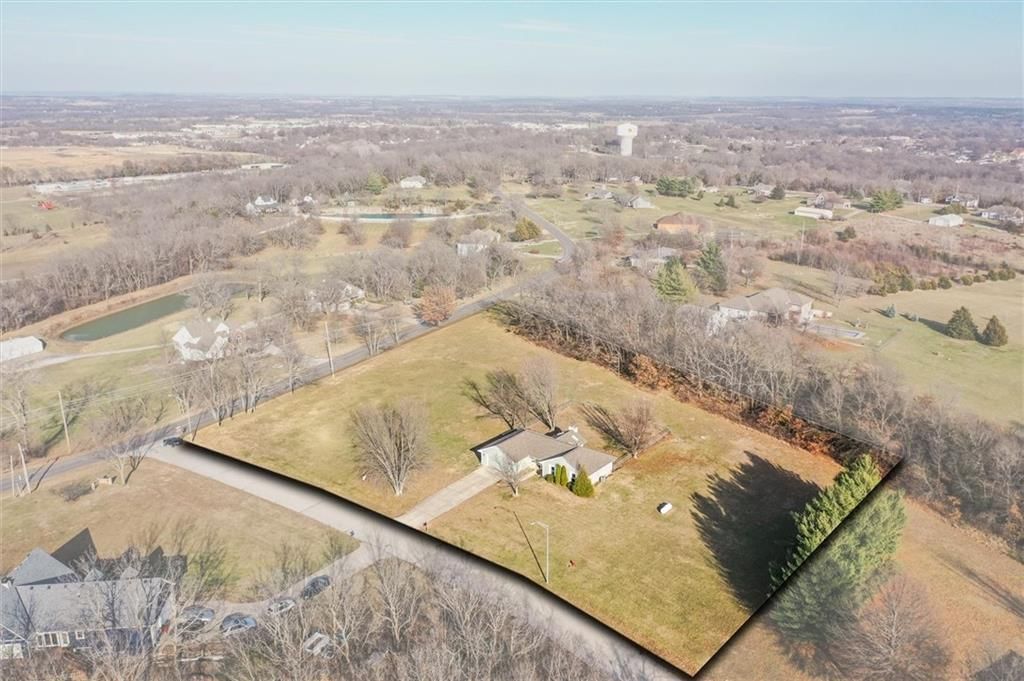1901 SW OSAGE Drive — photo 32