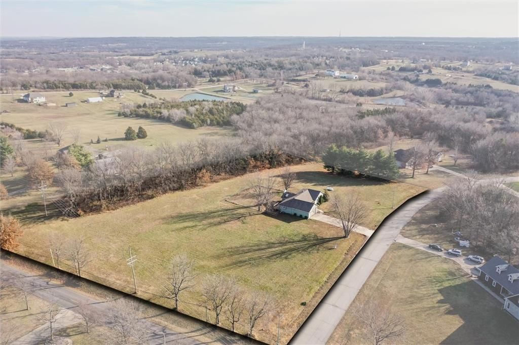 1901 SW OSAGE Drive — photo 34