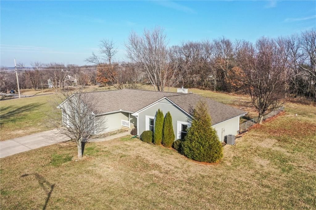 1901 SW OSAGE Drive — photo 35