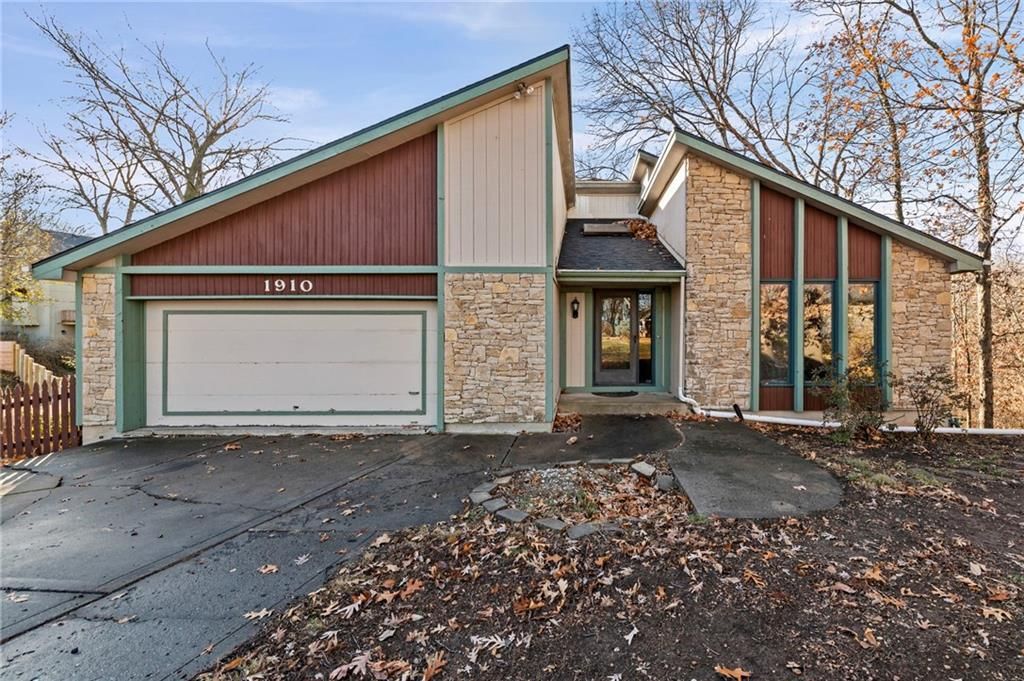 1910 NW 45th Street, Riverside, MO