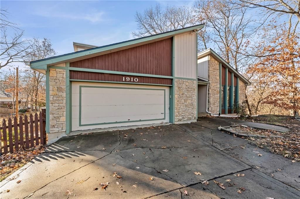 1910 NW 45th Street — photo 2