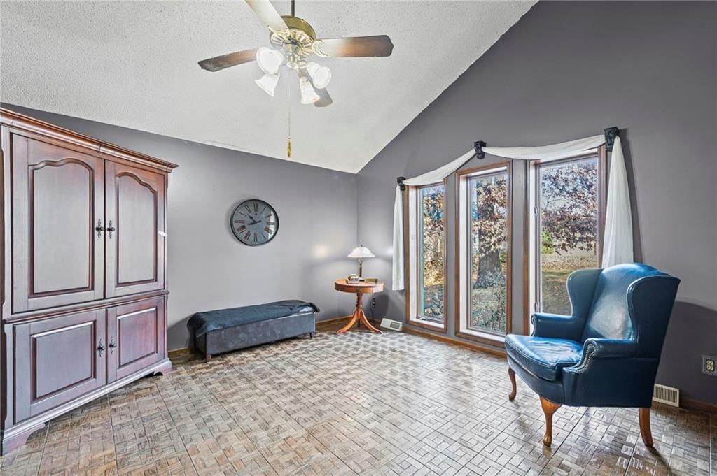 1910 NW 45th Street — photo 7
