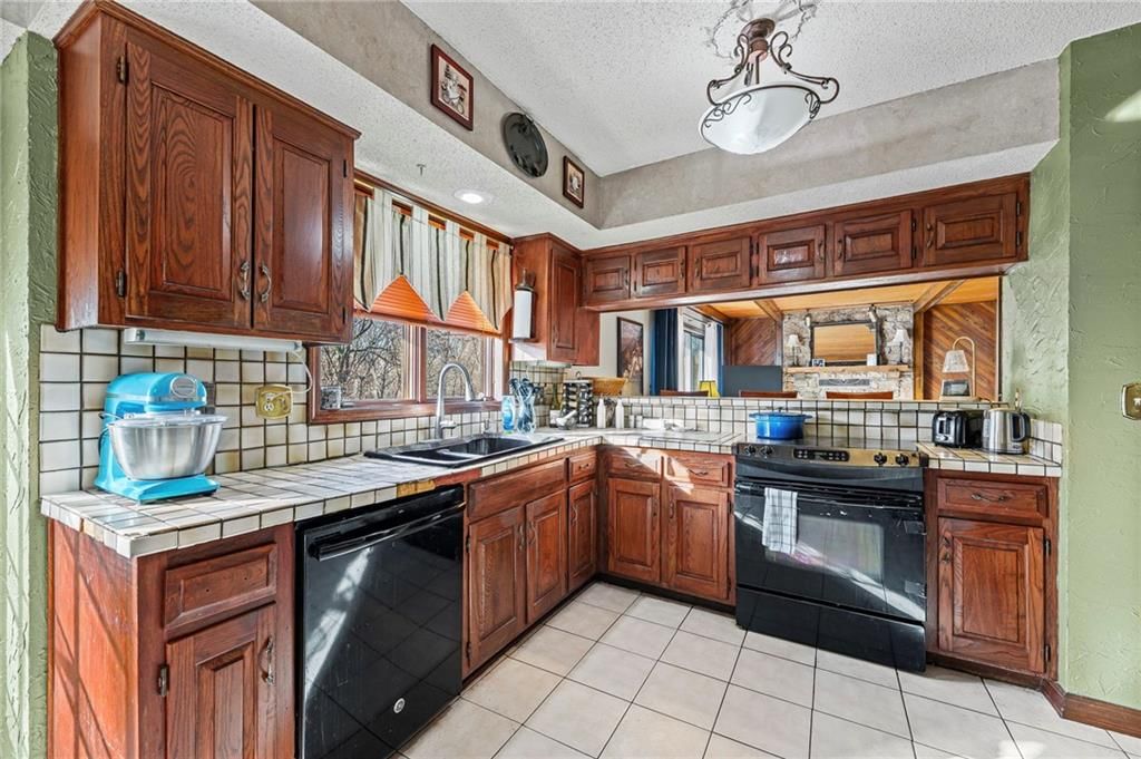 1910 NW 45th Street — photo 16