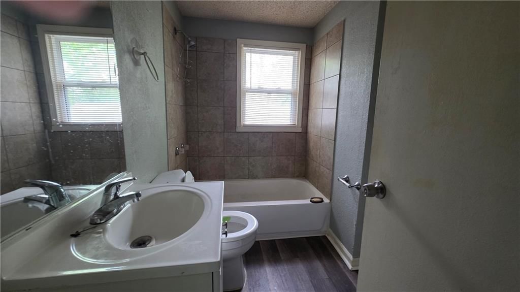 5700 Manchester Avenue — photo 7