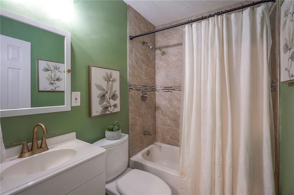 1004 E Cedar Street — photo 13