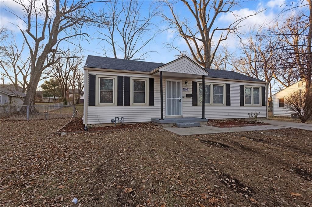 7606 Woodson Road — photo 2