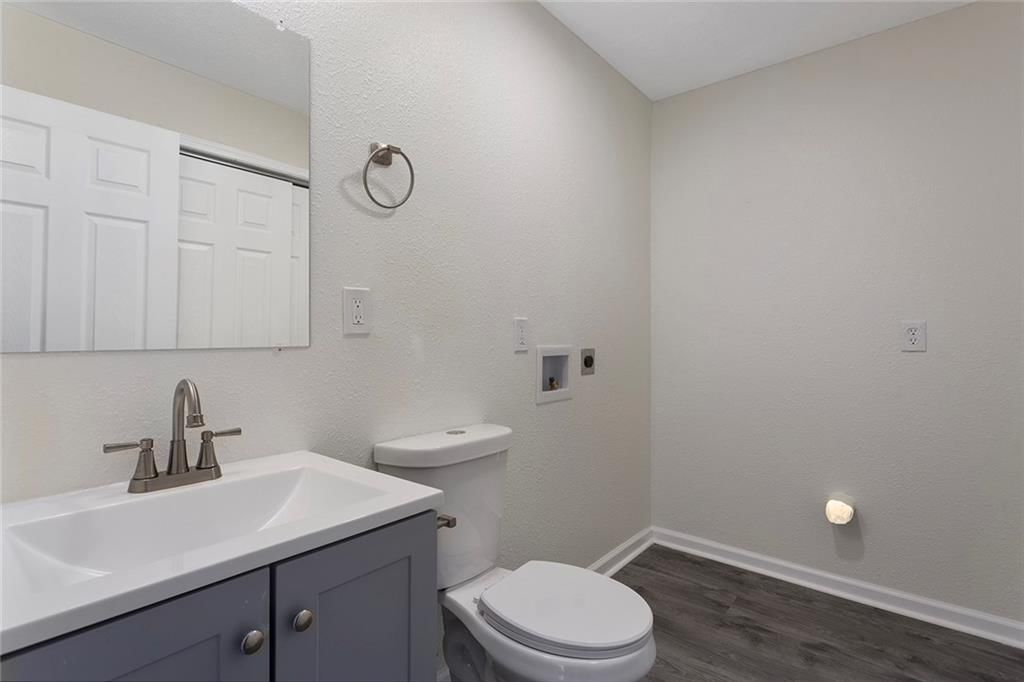 7606 Woodson Road — photo 19
