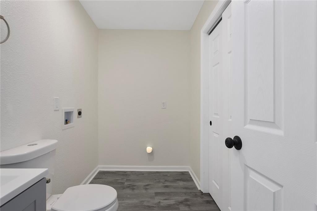 7606 Woodson Road — photo 20
