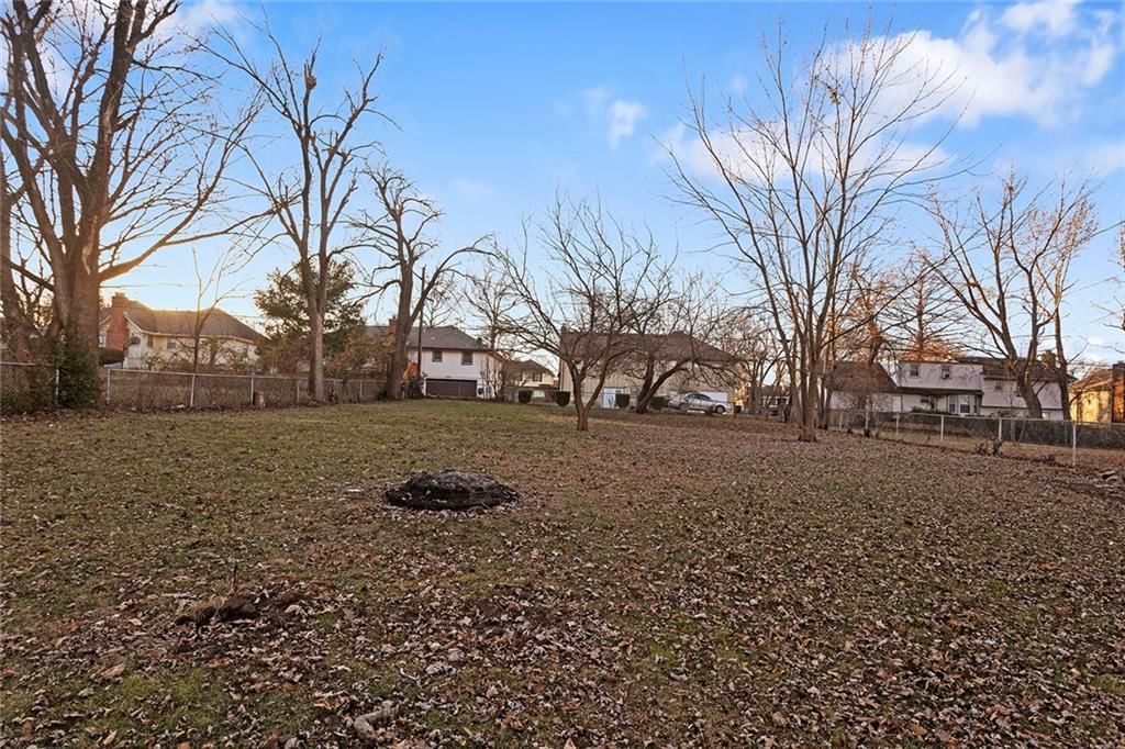 7606 Woodson Road — photo 26