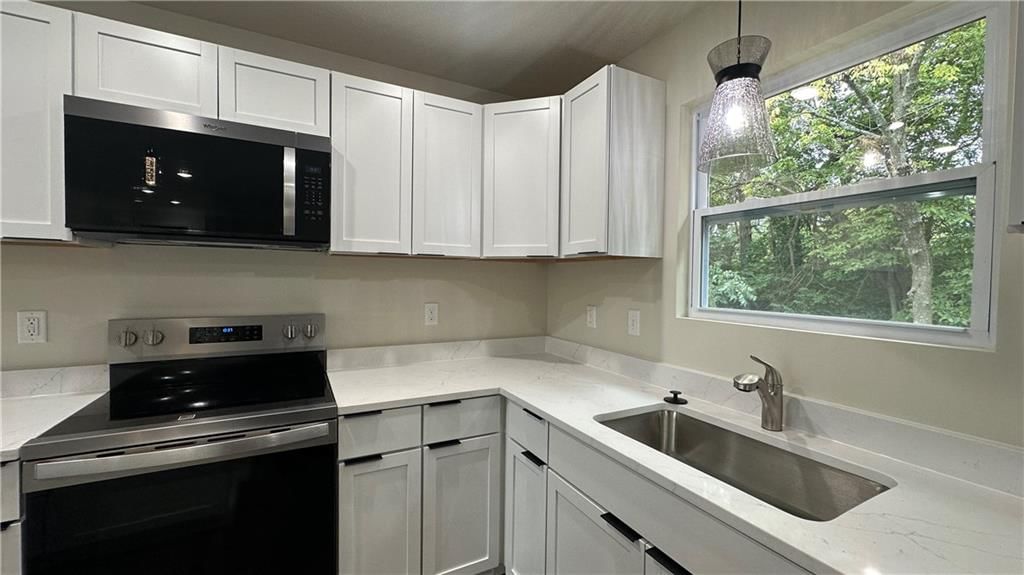 544 W 18th Street — photo 11