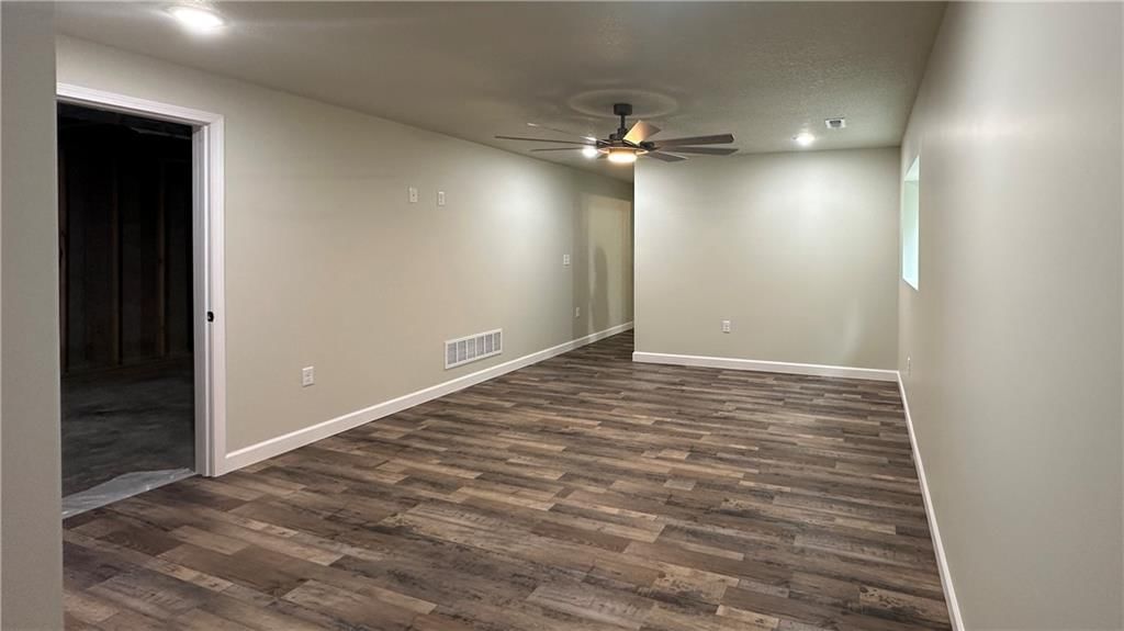 544 W 18th Street — photo 30