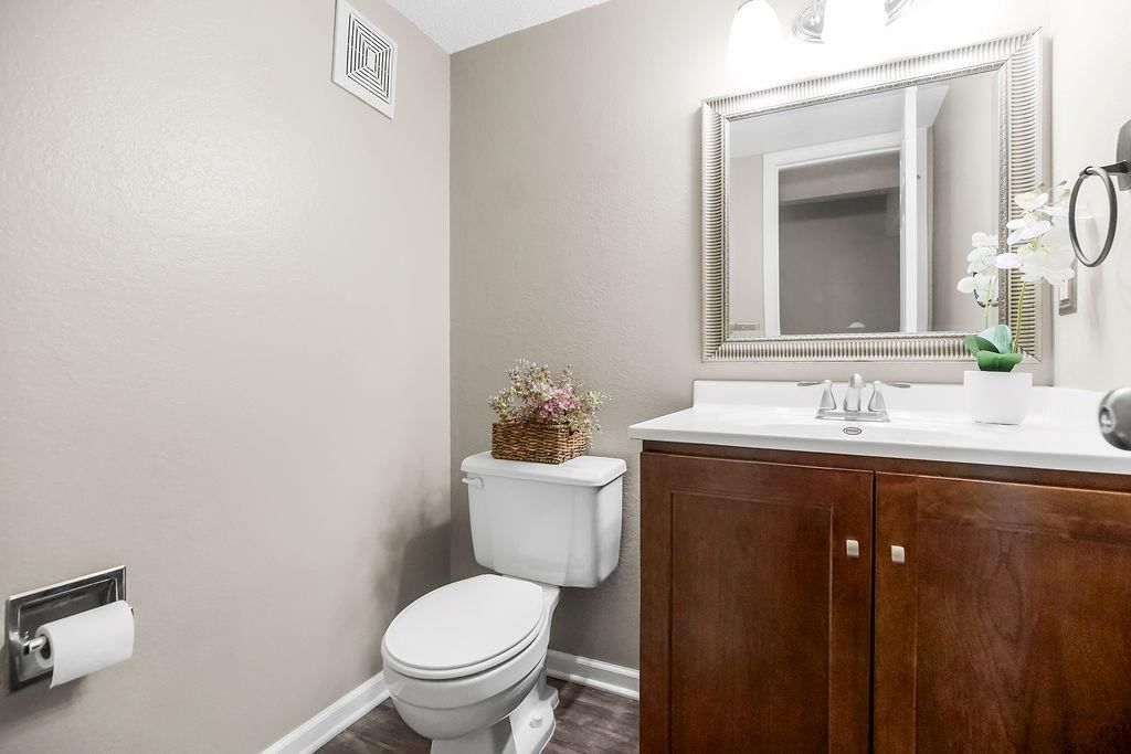 228 SW Pinetree Lane — photo 12