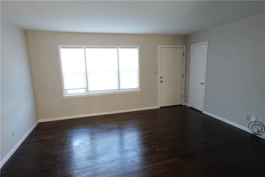 503 W Colonel Drive — photo 2