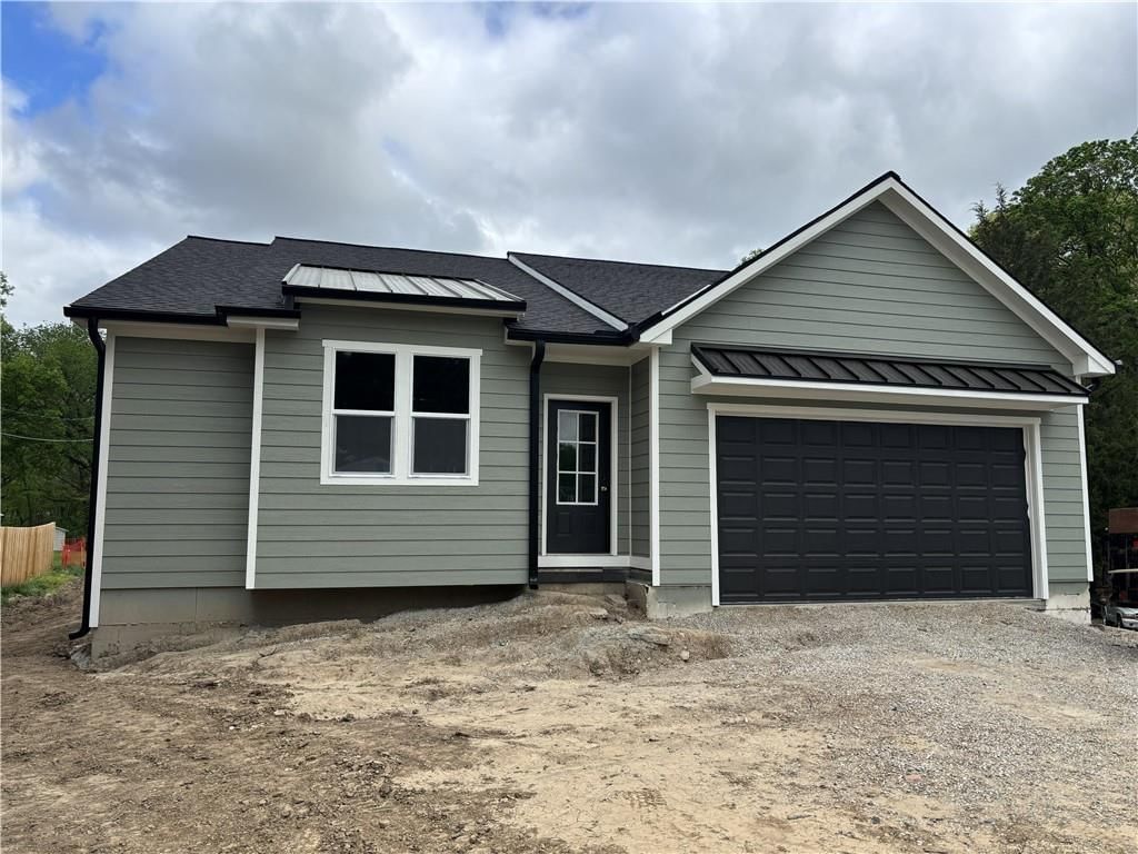 719 Goodlet Circle, Weston, MO