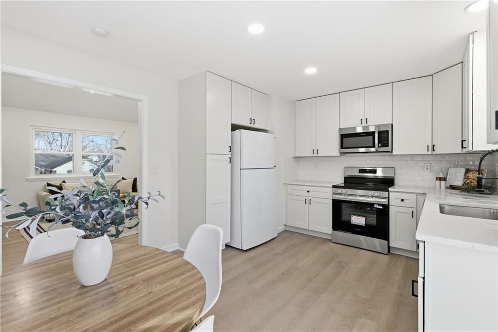 310 N Darrowby Drive — photo 12