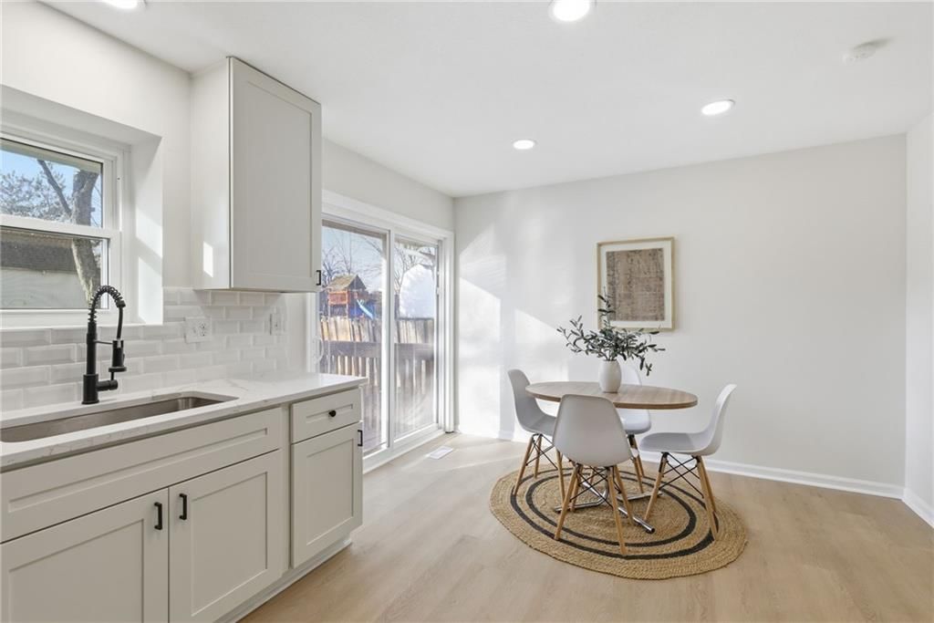 310 N Darrowby Drive — photo 15