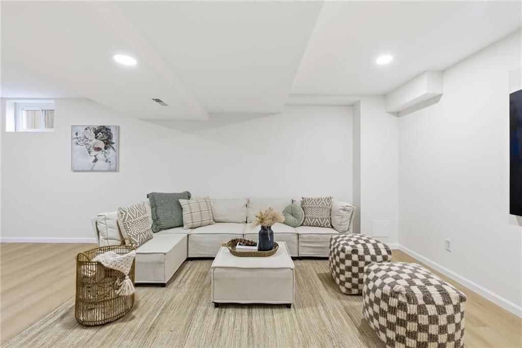 310 N Darrowby Drive — photo 31
