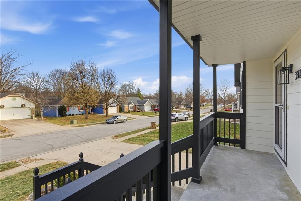 310 N Darrowby Drive — photo 32