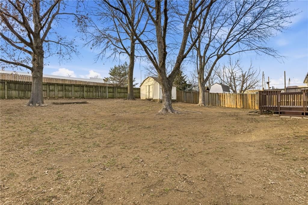 310 N Darrowby Drive — photo 34
