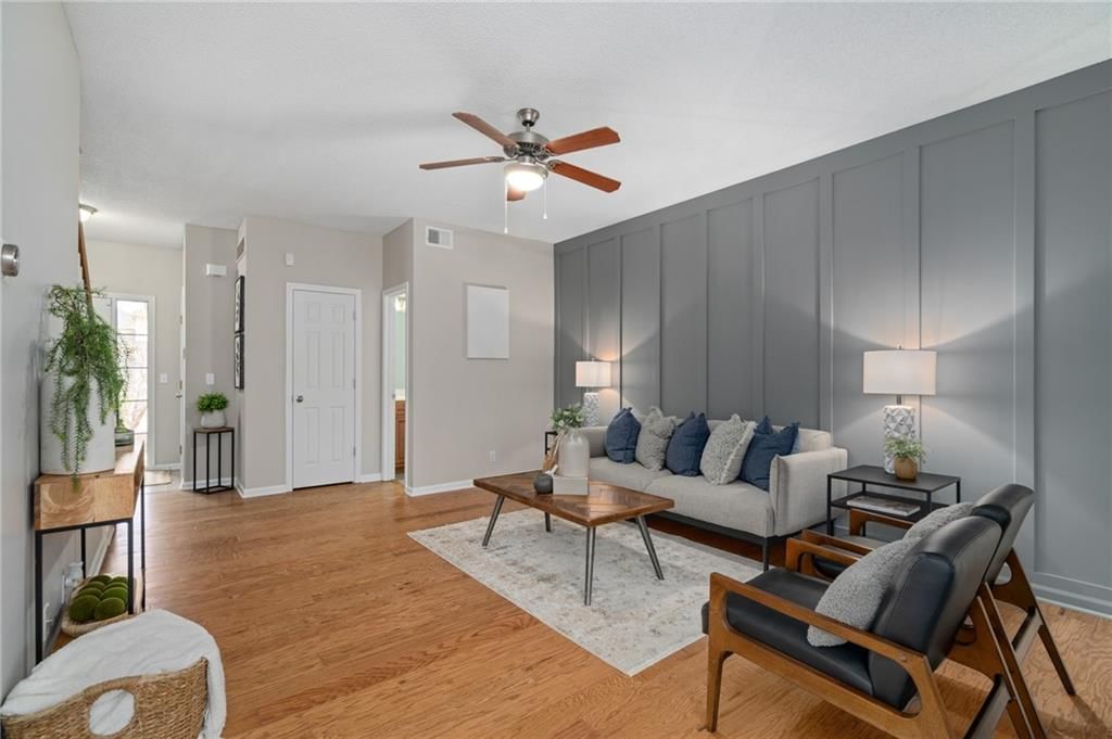22707 W 73rd St Street — photo 8