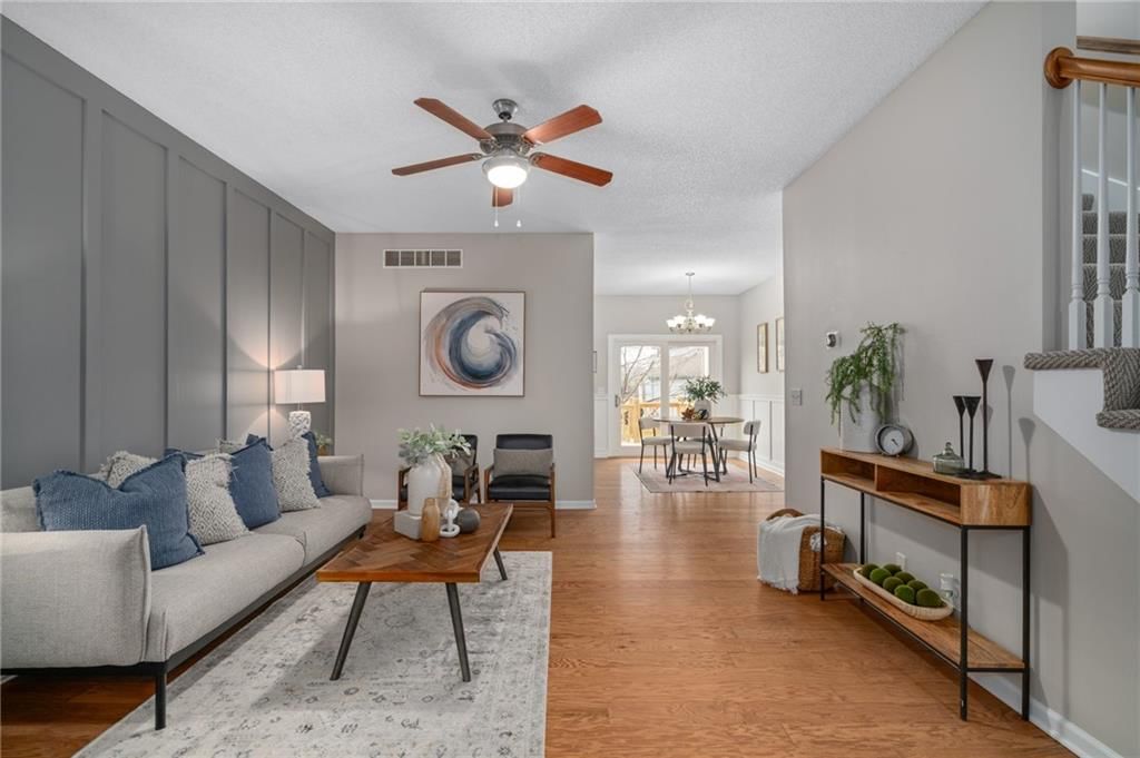 22707 W 73rd St Street — photo 9