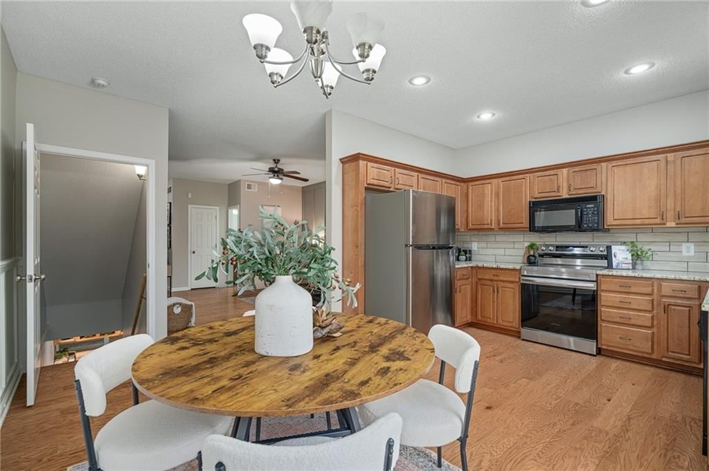 22707 W 73rd St Street — photo 10
