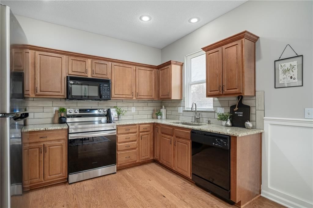22707 W 73rd St Street — photo 12