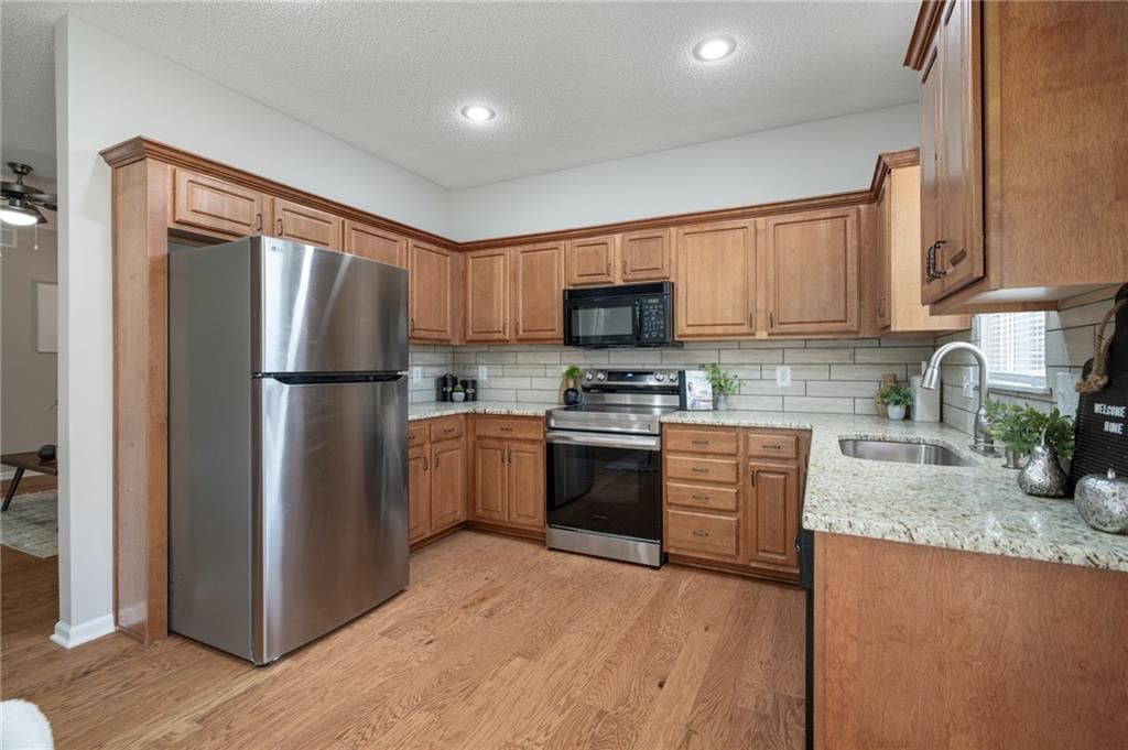 22707 W 73rd St Street — photo 13