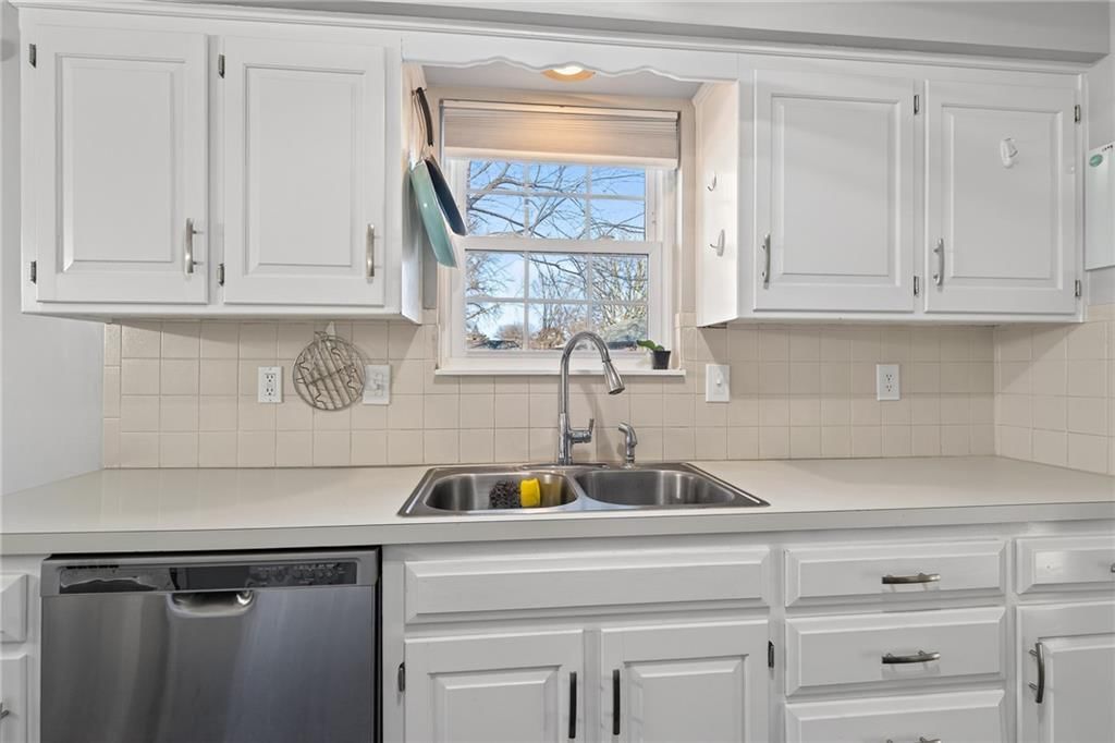 7921 Yecker Street — photo 10
