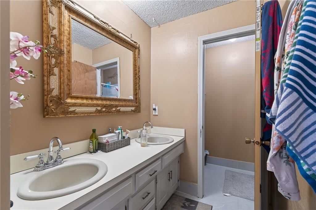 7921 Yecker Street — photo 16