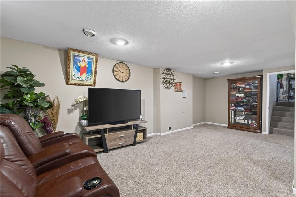 7921 Yecker Street — photo 24
