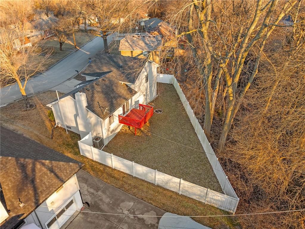 7921 Yecker Street — photo 33