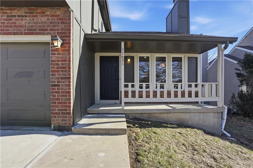 11629-11631 Garnett Street — photo 2
